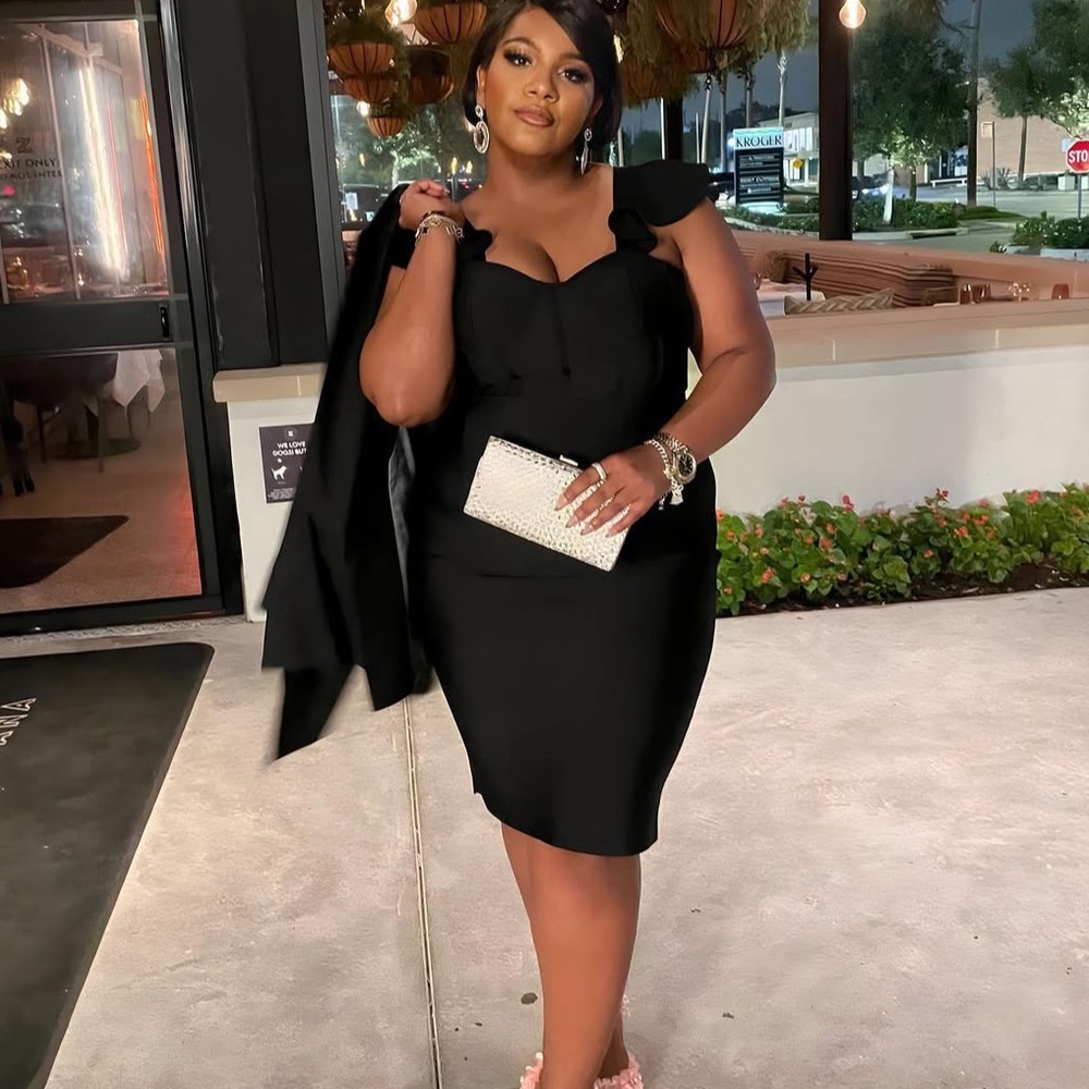 Elegant Black ruffle sleeve bandage Dress